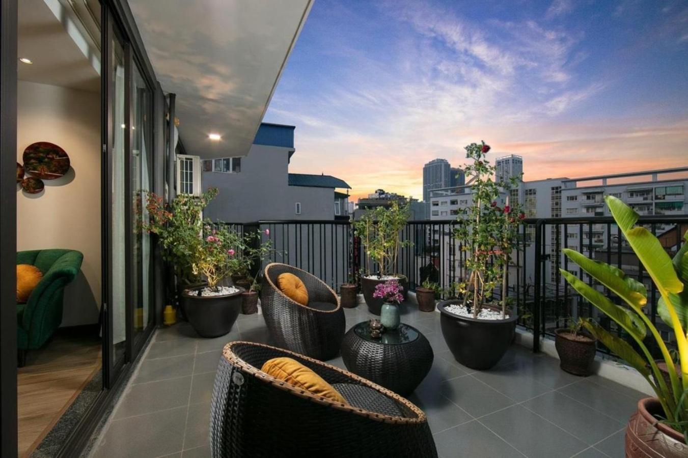 The Bloom Hanoi - Bespoke Living Exteriör bild